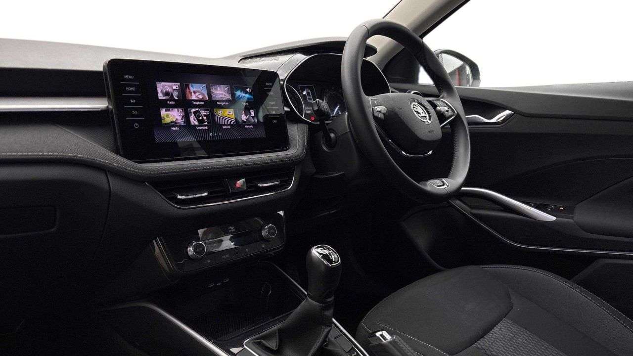 A 2023 SKODA FABIA 1.0 TSI SE L Hatchback 5dr Petrol Manual Euro 6 (s/s) (110 ps) A 2023 SKODA FABIA 1.0 TSI SE L Hatchback 5dr Petrol Manual Euro 6 (s/s) (110 ps)