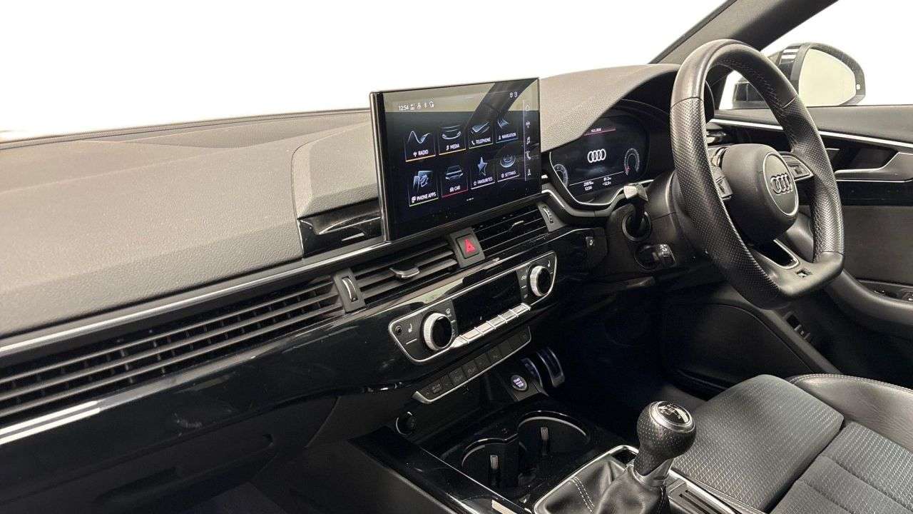 A 2022 AUDI A4 2.0 TFSI 35 Black Edition Saloon 4dr Petrol Manual Euro 6 (s/s) (150 ps) A 2022 AUDI A4 2.0 TFSI 35 Black Edition Saloon 4dr Petrol Manual Euro 6 (s/s) (150 ps)