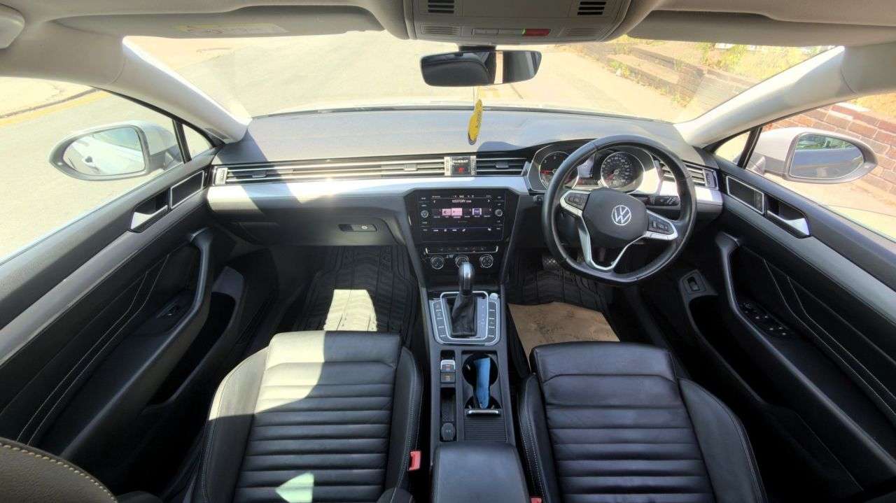 A 2022 VOLKSWAGEN PASSAT 2.0 TDI EVO SEL Estate 5dr Diesel DSG Euro 6 (s/s) (150 ps) A 2022 VOLKSWAGEN PASSAT 2.0 TDI EVO SEL Estate 5dr Diesel DSG Euro 6 (s/s) (150 ps)