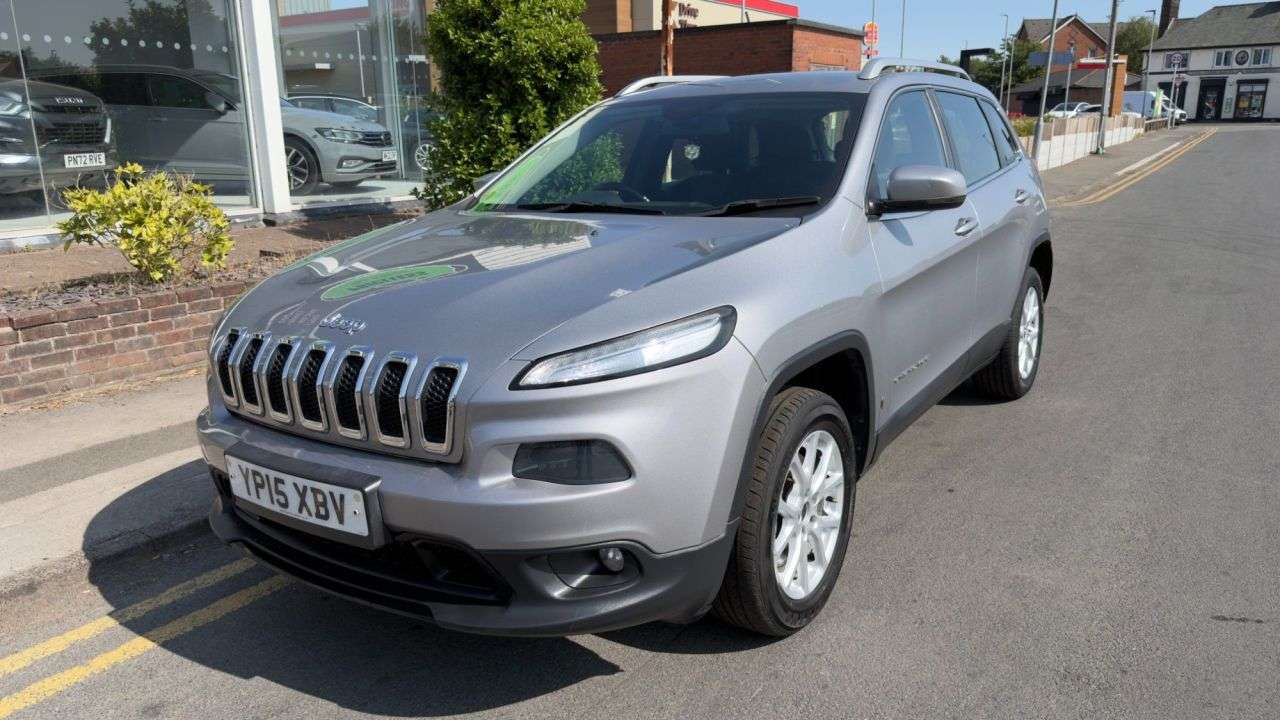 A 2015 JEEP CHEROKEE 2.0 CRD Longitude Plus SUV 5dr Diesel Manual 4WD Euro 5 (s/s) (140 ps) A 2015 JEEP CHEROKEE 2.0 CRD Longitude Plus SUV 5dr Diesel Manual 4WD Euro 5 (s/s) (140 ps)