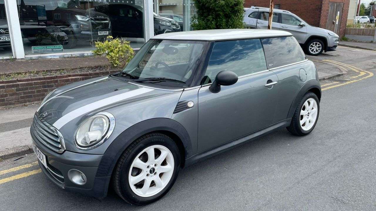 A 2010 MINI HATCH 1.6 Cooper D Graphite Hatchback 3dr Diesel Manual Euro 4 (110 ps) A 2010 MINI HATCH 1.6 Cooper D Graphite Hatchback 3dr Diesel Manual Euro 4 (110 ps)
