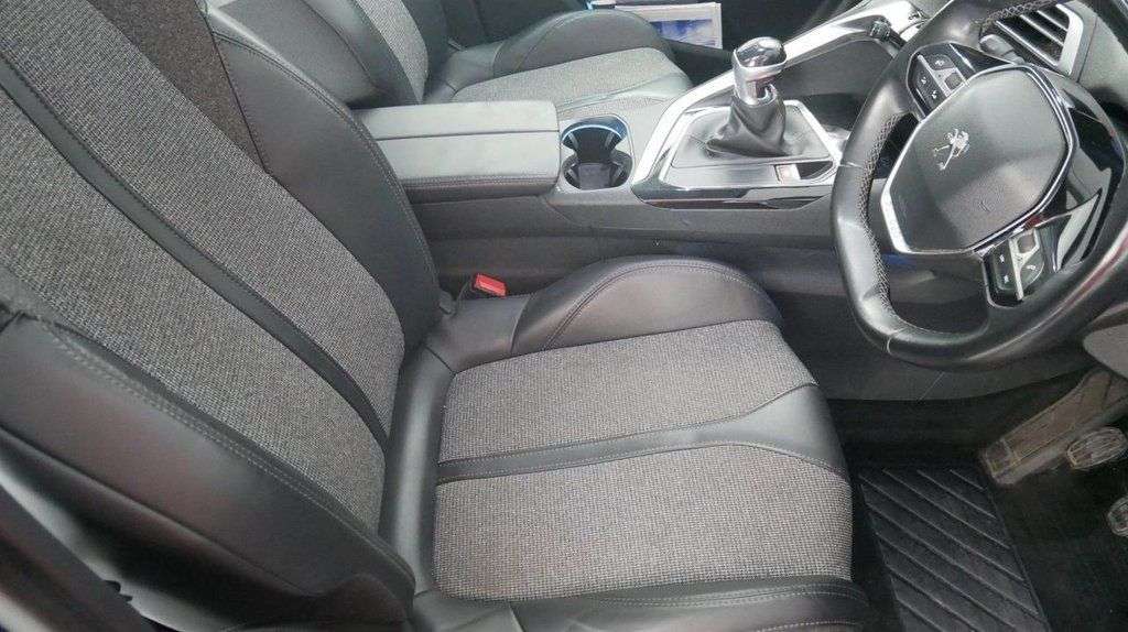 2017 PEUGEOT 3008 2017 PEUGEOT 3008