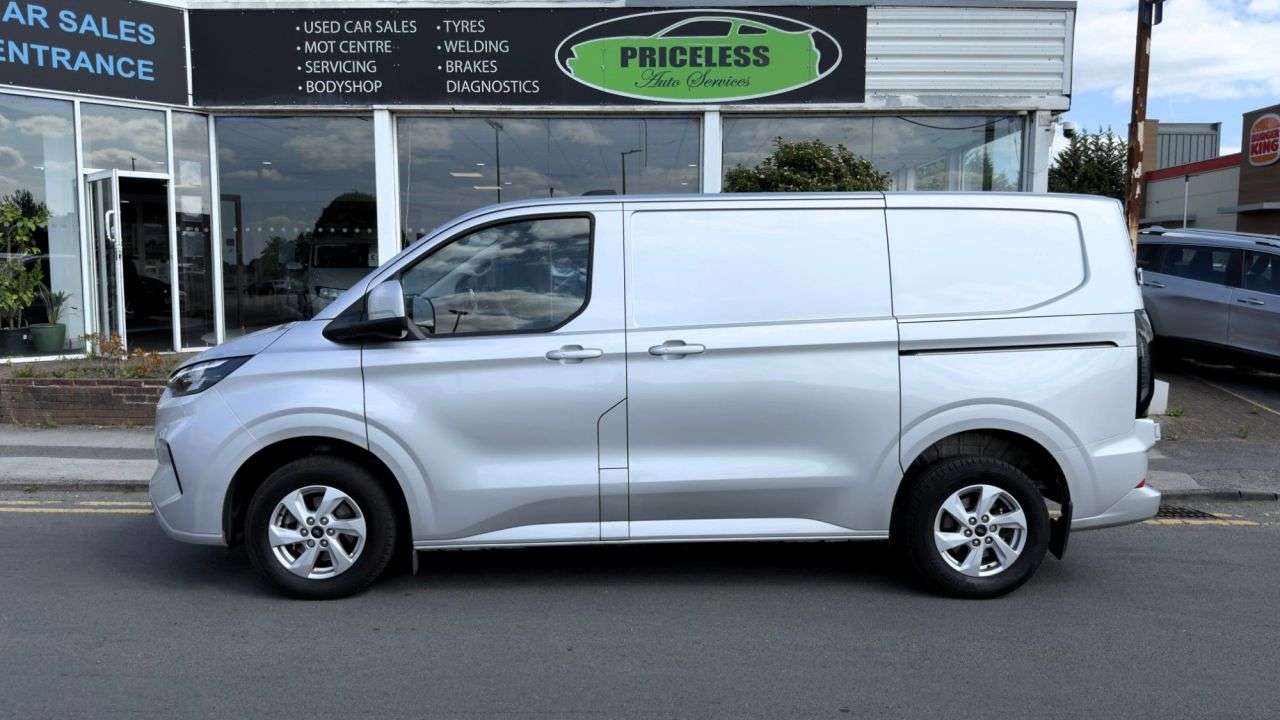 A 2025 FORD TRANSIT CUSTOM 2.0 280 EcoBlue Limited Panel Van 5dr Diesel Manual L1 H1 Euro 6 (s/s) (136 A 2025 FORD TRANSIT CUSTOM 2.0 280 EcoBlue Limited Panel Van 5dr Diesel Manual L1 H1 Euro 6 (s/s) (136