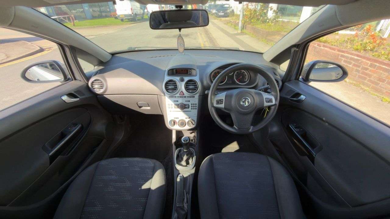 A 2014 VAUXHALL CORSA 1.3 CDTi ecoFLEX Design Hatchback 5dr Diesel Manual Euro 5 (s/s) (A/C) (75 A 2014 VAUXHALL CORSA 1.3 CDTi ecoFLEX Design Hatchback 5dr Diesel Manual Euro 5 (s/s) (A/C) (75