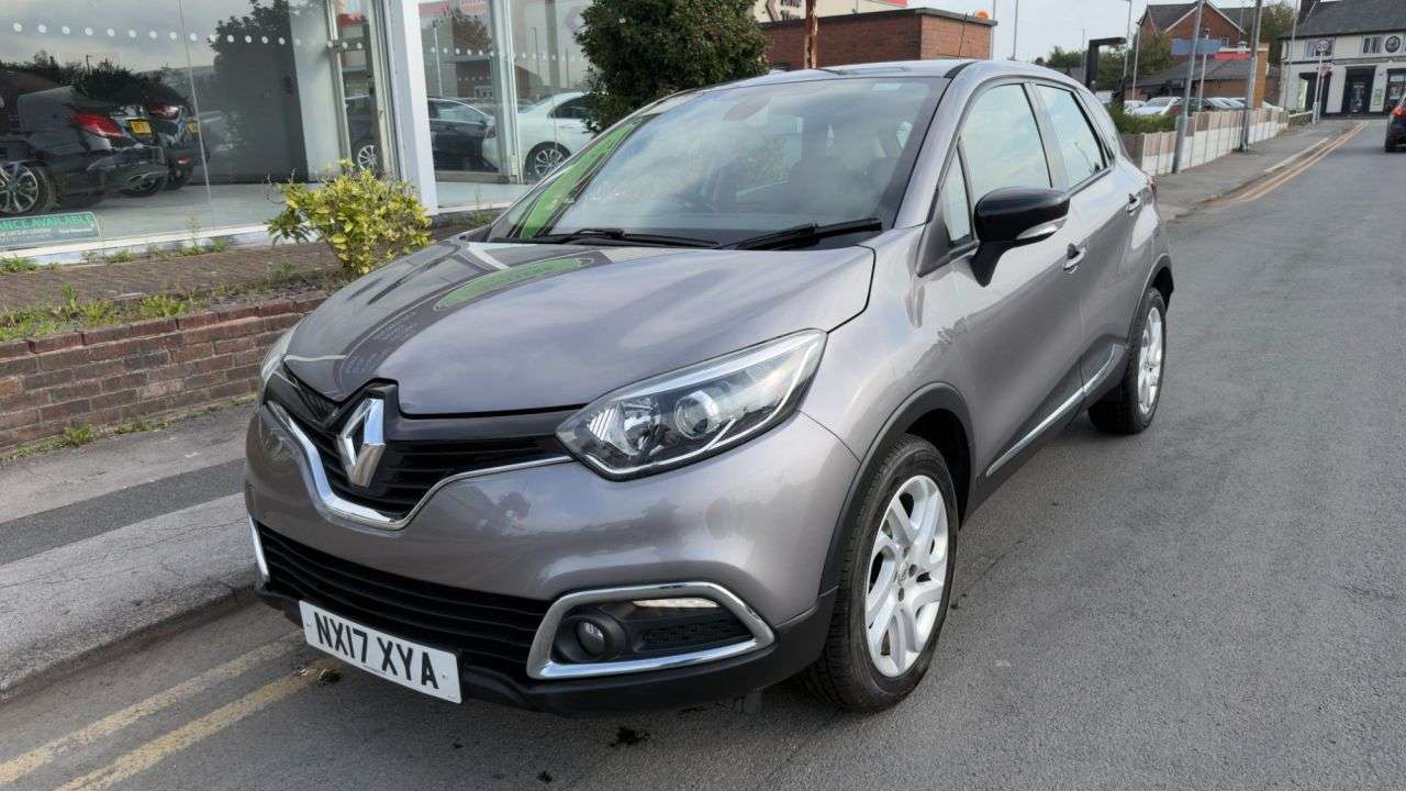 A 2017 RENAULT CAPTUR 0.9 TCe ENERGY Dynamique Nav SUV 5dr Petrol Manual Euro 6 (s/s) (90 ps) A 2017 RENAULT CAPTUR 0.9 TCe ENERGY Dynamique Nav SUV 5dr Petrol Manual Euro 6 (s/s) (90 ps)