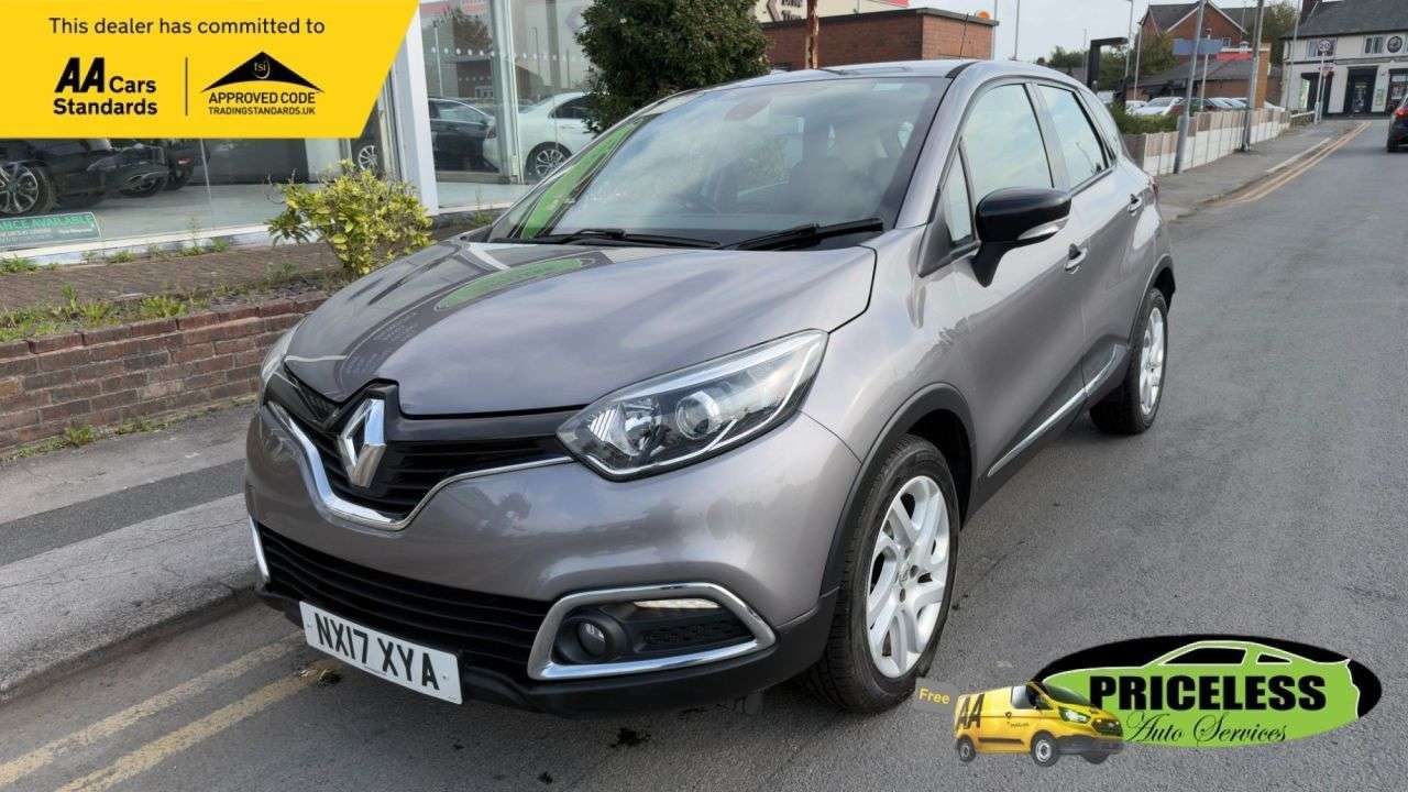 A 2017 RENAULT CAPTUR 0.9 TCe ENERGY Dynamique Nav SUV 5dr Petrol Manual Euro 6 (s/s) (90 ps) A 2017 RENAULT CAPTUR 0.9 TCe ENERGY Dynamique Nav SUV 5dr Petrol Manual Euro 6 (s/s) (90 ps)