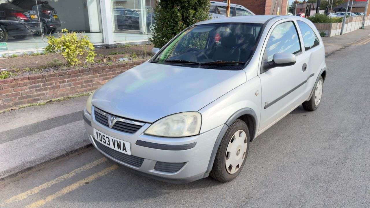 A 2003 VAUXHALL CORSA 1.2i 16v Life Hatchback 3dr Petrol Manual (146 g/km, 74 bhp) A 2003 VAUXHALL CORSA 1.2i 16v Life Hatchback 3dr Petrol Manual (146 g/km, 74 bhp)