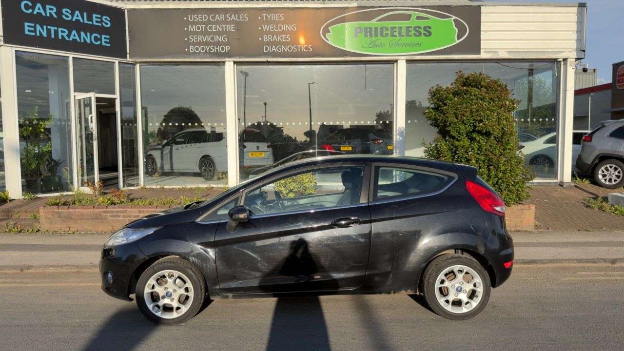 A 2012 FORD FIESTA 1.25 Zetec Hatchback 3dr Petrol Manual (129 g/km, 81 bhp) A 2012 FORD FIESTA 1.25 Zetec Hatchback 3dr Petrol Manual (129 g/km, 81 bhp)