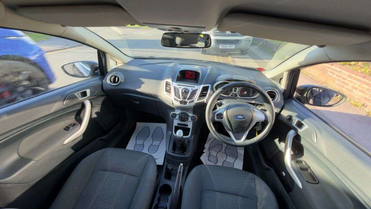 A 2012 FORD FIESTA 1.25 Zetec Hatchback 3dr Petrol Manual (129 g/km, 81 bhp) A 2012 FORD FIESTA 1.25 Zetec Hatchback 3dr Petrol Manual (129 g/km, 81 bhp)