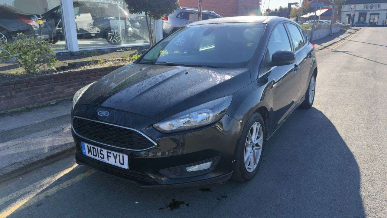 A 2015 FORD FOCUS 1.0T EcoBoost Zetec Hatchback 5dr Petrol Manual Euro 6 (s/s) (100 ps) A 2015 FORD FOCUS 1.0T EcoBoost Zetec Hatchback 5dr Petrol Manual Euro 6 (s/s) (100 ps)