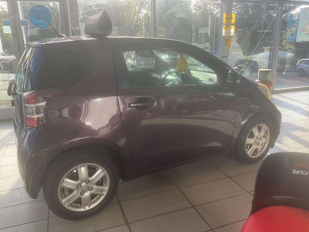 2010 TOYOTA IQ 2010 TOYOTA IQ
