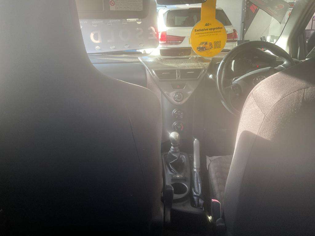 2010 TOYOTA IQ 2010 TOYOTA IQ