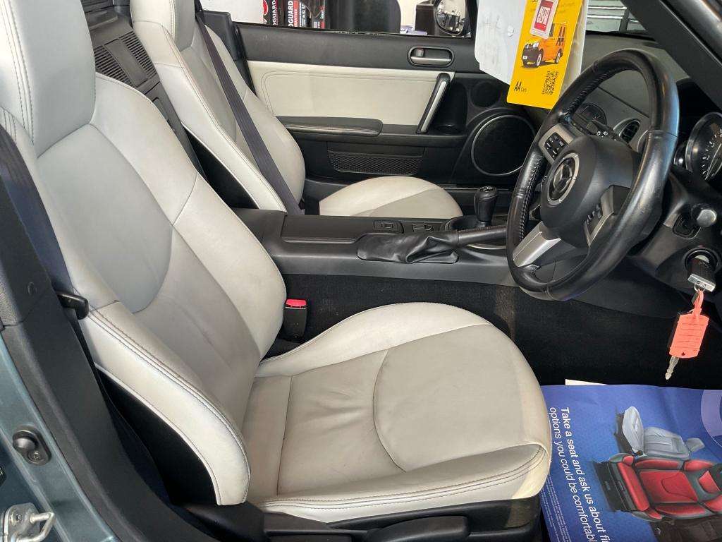 2011 MAZDA MX-5 2011 MAZDA MX-5