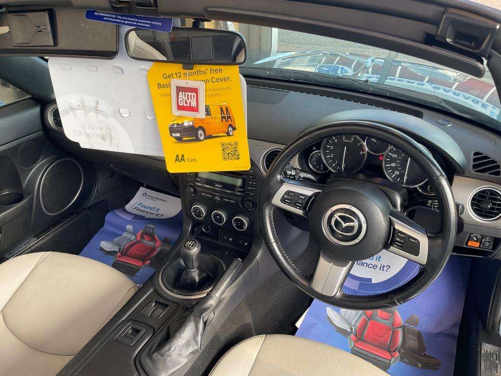 2011 MAZDA MX-5 2011 MAZDA MX-5