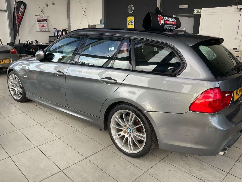 A 2011 BMW 3 SERIES 318d M Sport A 2011 BMW 3 SERIES 318d M Sport