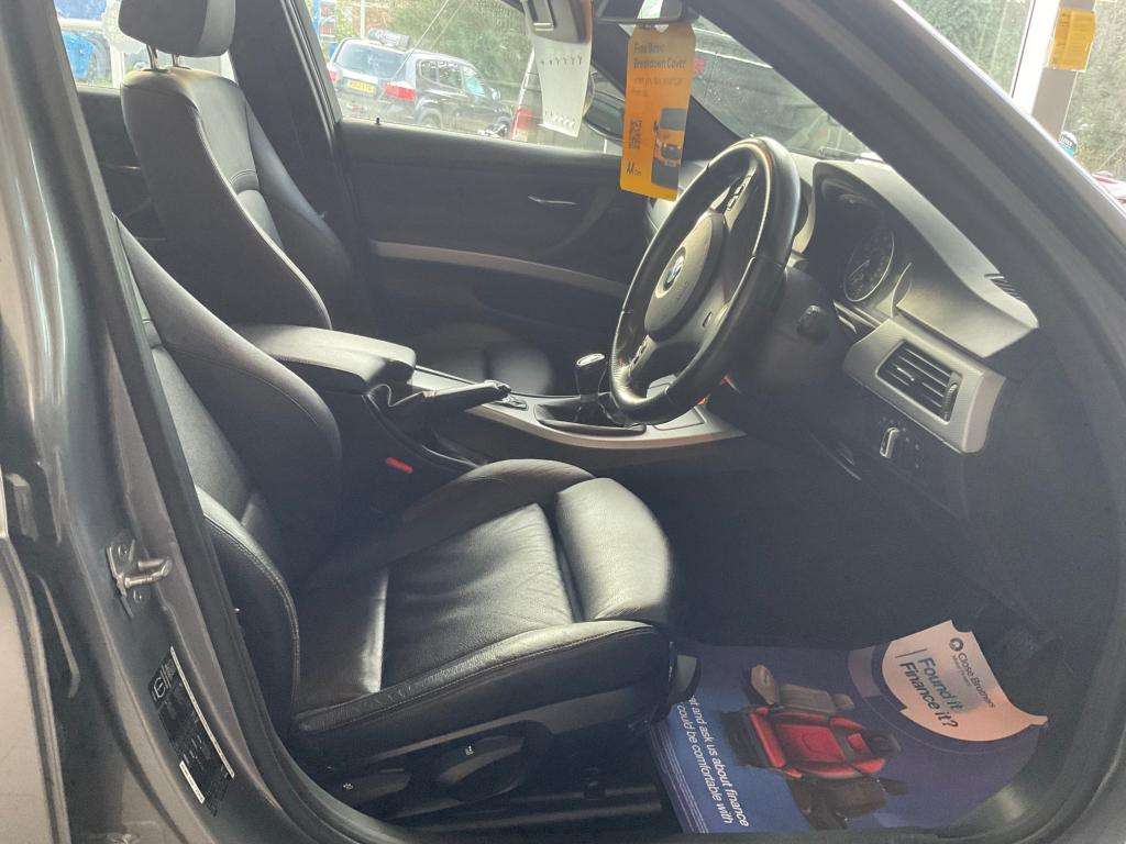 2011 BMW 3 SERIES 2011 BMW 3 SERIES