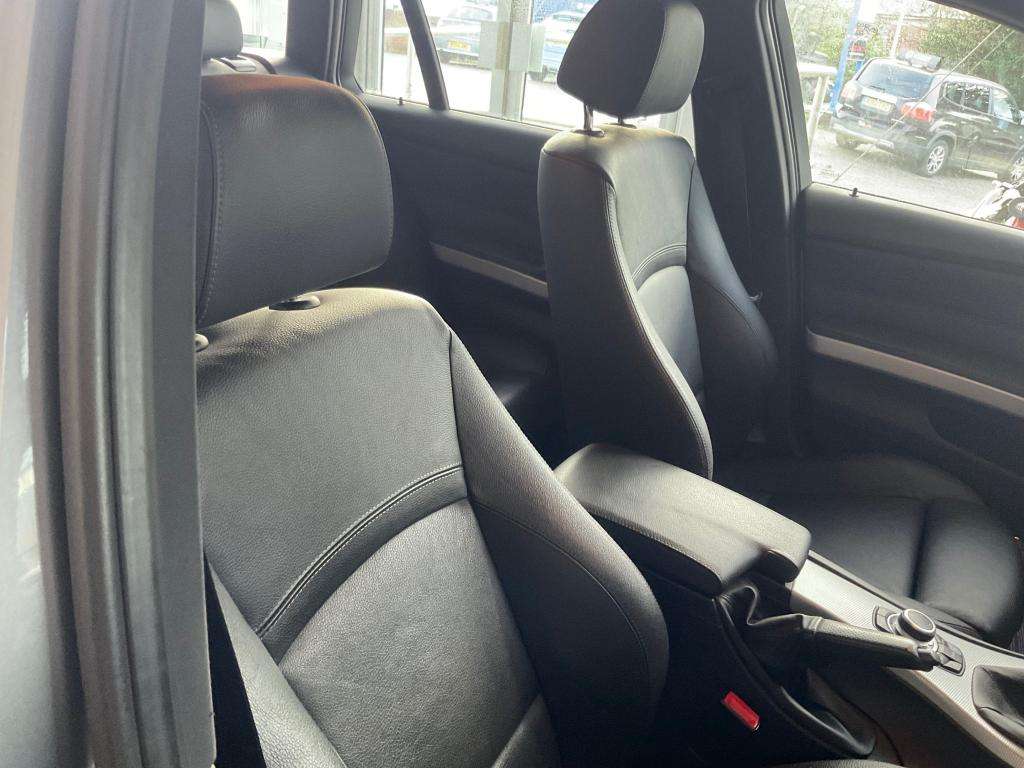 2011 BMW 3 SERIES 2011 BMW 3 SERIES