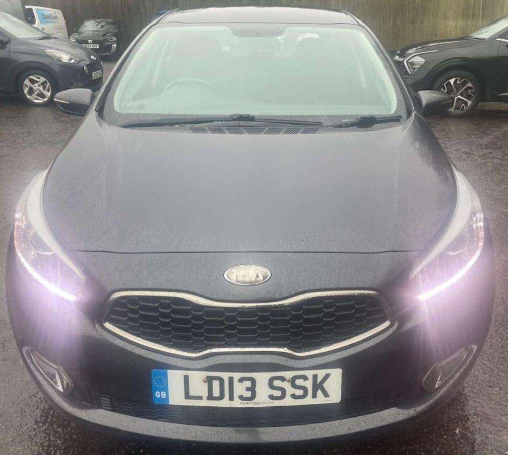 A 2013 KIA CEED 2 Ecodynamics A 2013 KIA CEED 2 Ecodynamics