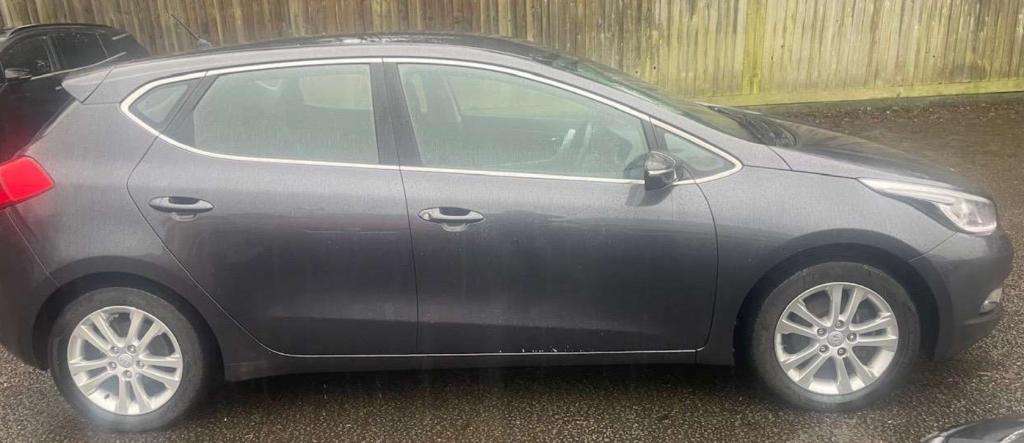 A 2013 KIA CEED 2 Ecodynamics A 2013 KIA CEED 2 Ecodynamics