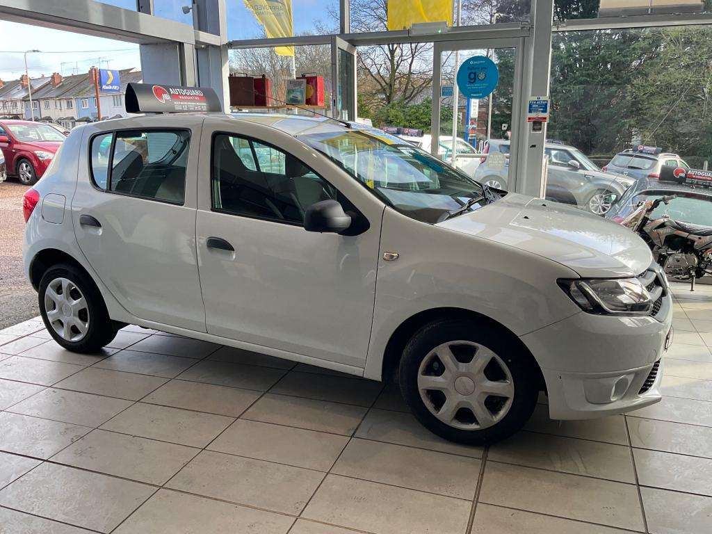 A 2015 DACIA SANDERO Ambiance A 2015 DACIA SANDERO Ambiance