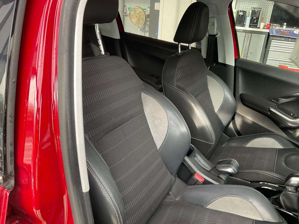 2017 PEUGEOT 2008 2017 PEUGEOT 2008