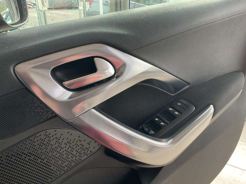 2017 PEUGEOT 2008 2017 PEUGEOT 2008