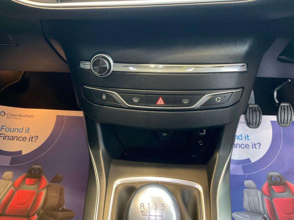 2015 PEUGEOT 308 2015 PEUGEOT 308