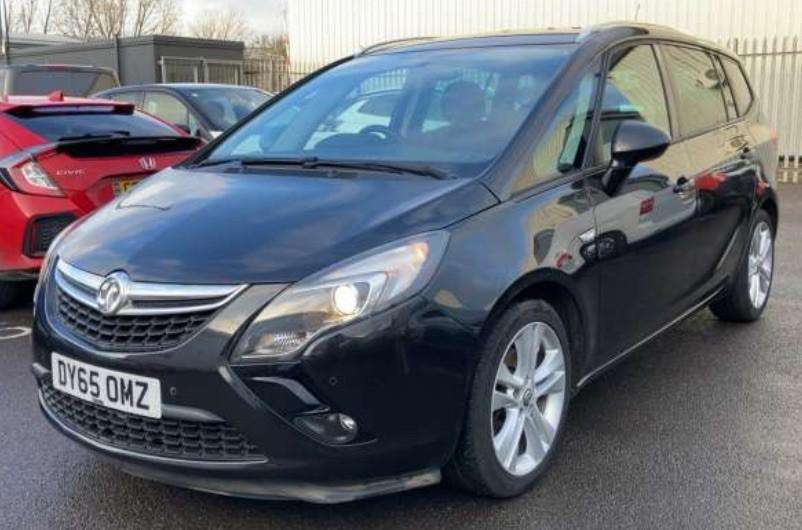 A 2015 VAUXHALL ZAFIRA TOURER Sri T A 2015 VAUXHALL ZAFIRA TOURER Sri T