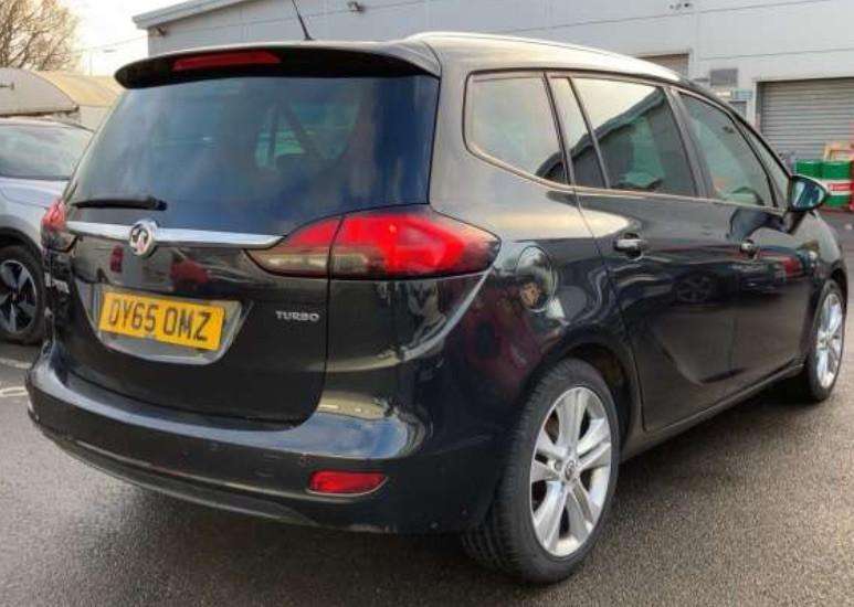 A 2015 VAUXHALL ZAFIRA TOURER Sri T A 2015 VAUXHALL ZAFIRA TOURER Sri T