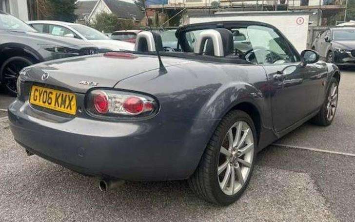 A 2006 MAZDA MX-5 Sport A 2006 MAZDA MX-5 Sport