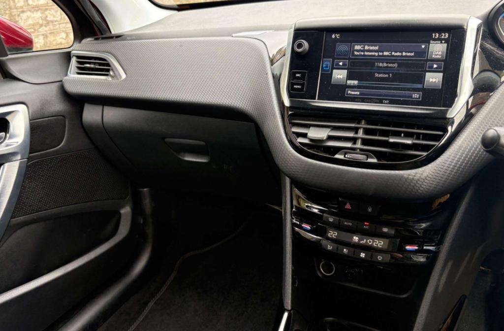 2017 PEUGEOT 2008 2017 PEUGEOT 2008