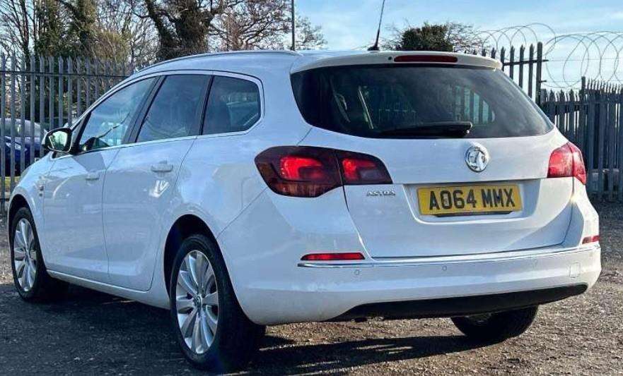 A 2014 VAUXHALL ASTRA Elite A 2014 VAUXHALL ASTRA Elite