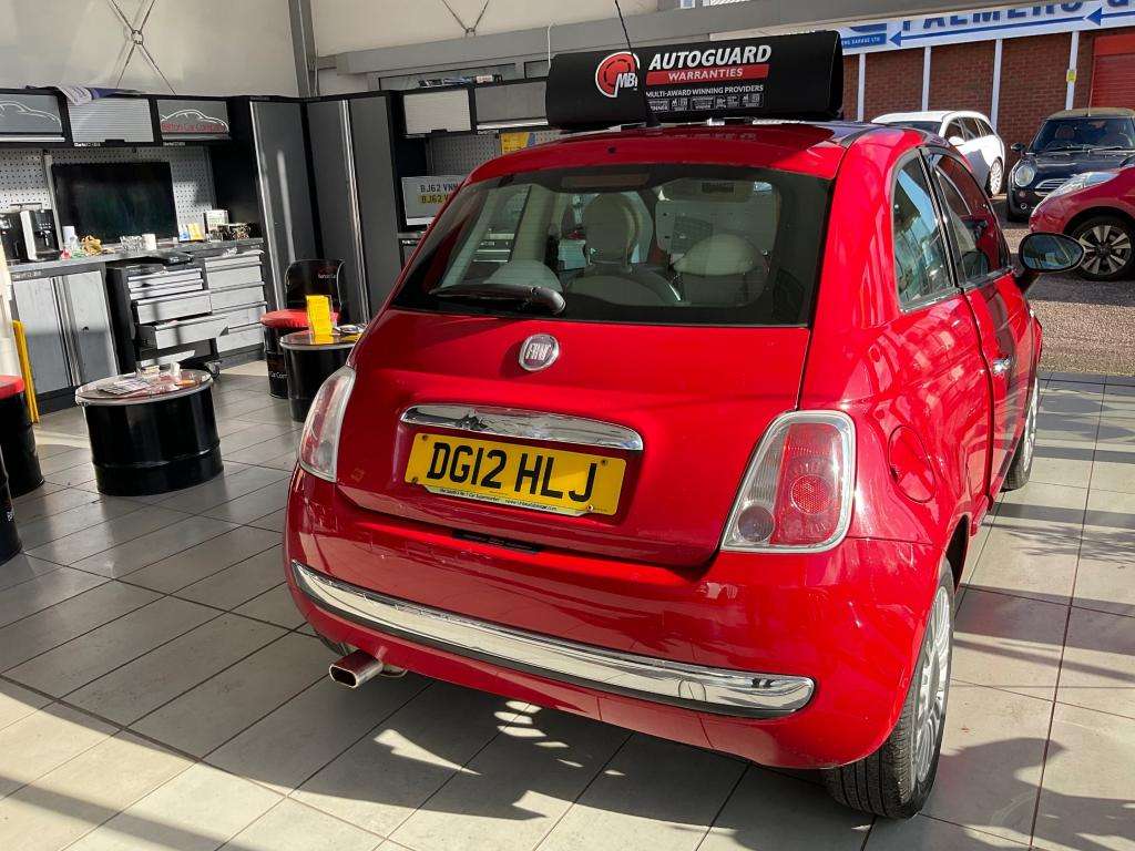 A 2012 FIAT 500 Lounge A 2012 FIAT 500 Lounge