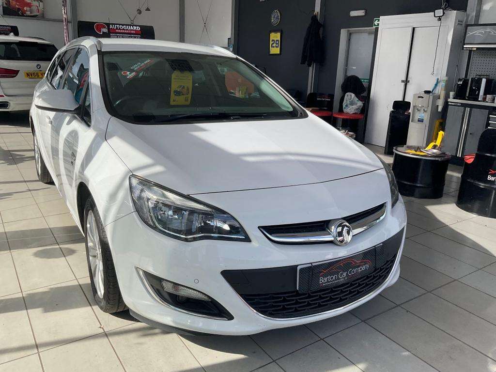 A 2014 VAUXHALL ASTRA Elite A 2014 VAUXHALL ASTRA Elite