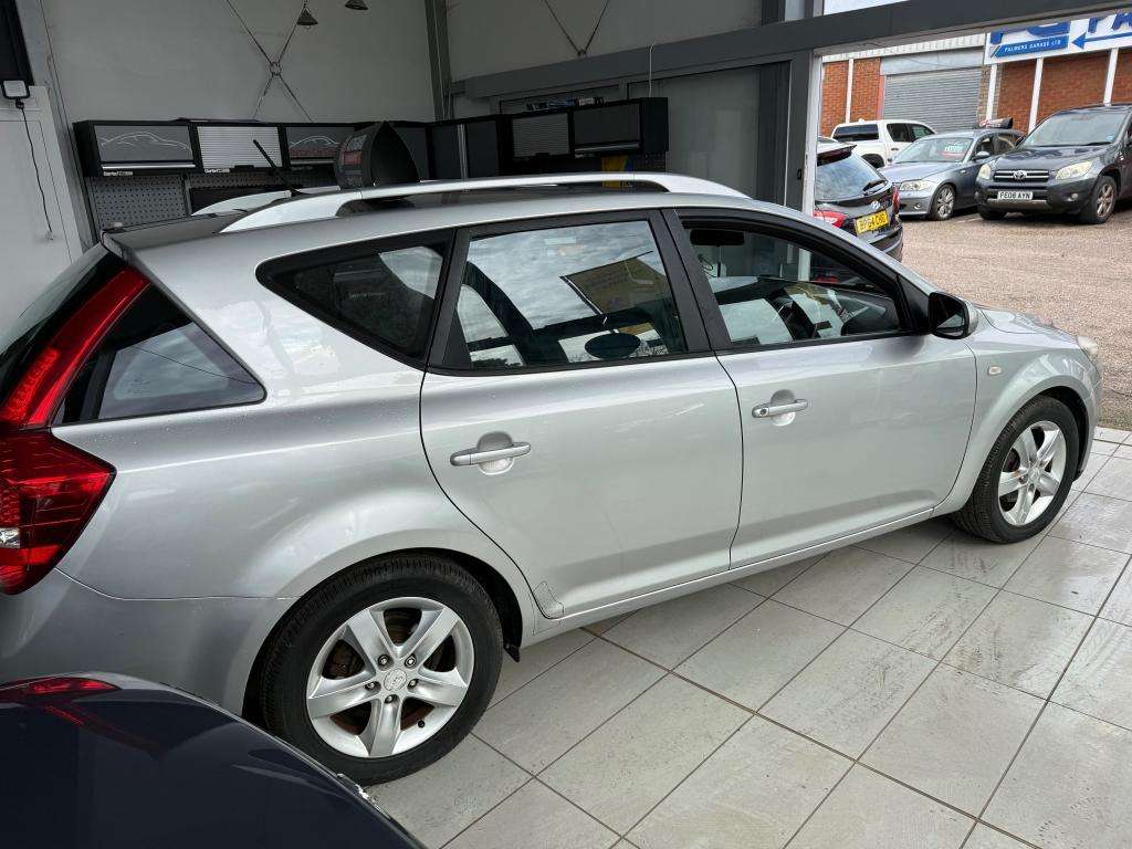 A 2012 KIA CEED 2 Ecodynamics Crdi 89 A 2012 KIA CEED 2 Ecodynamics Crdi 89