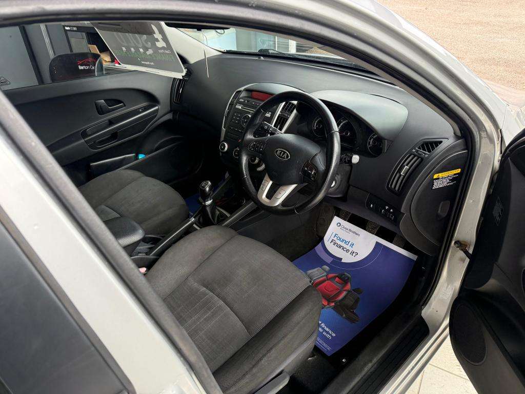 2012 KIA CEED 2012 KIA CEED