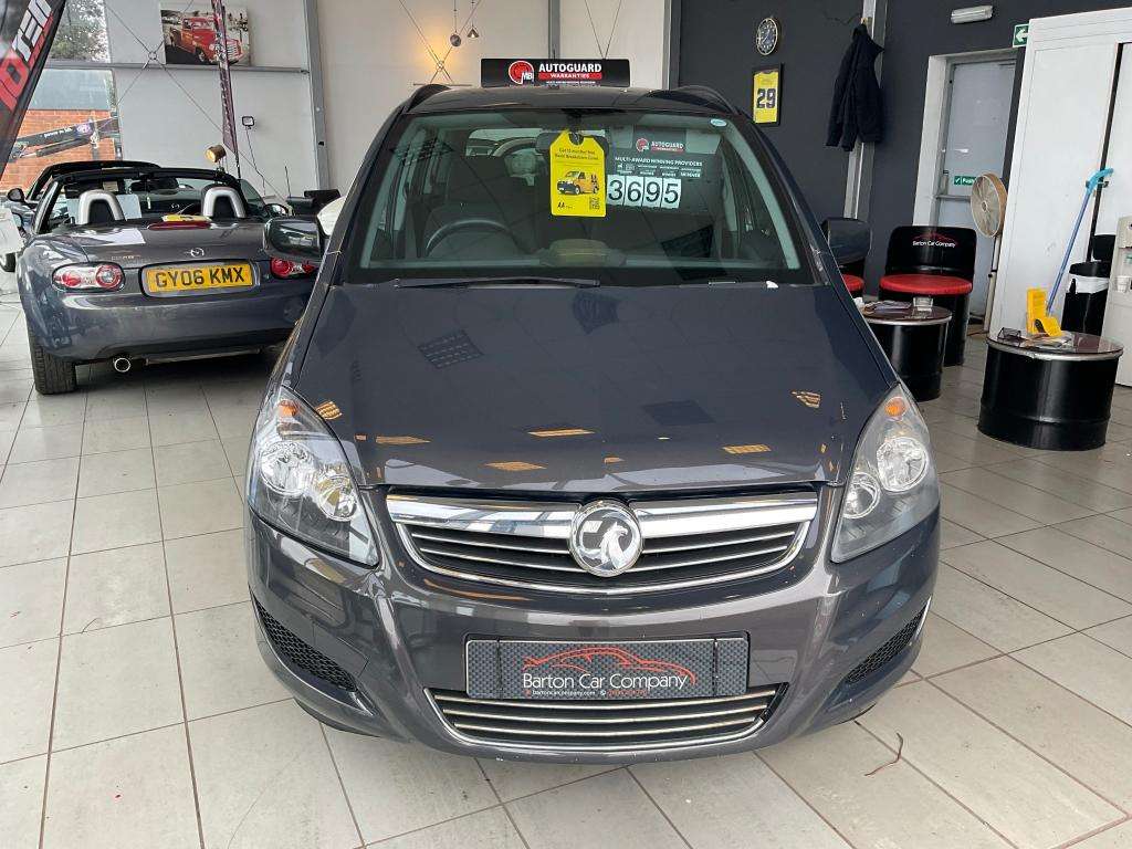 A 2014 VAUXHALL ZAFIRA Exclusive A 2014 VAUXHALL ZAFIRA Exclusive