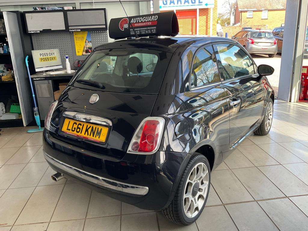 2011 FIAT 500 2011 FIAT 500