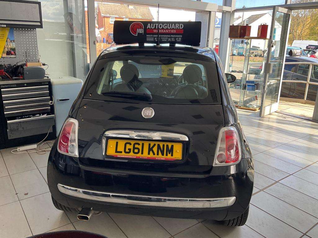 2011 FIAT 500 2011 FIAT 500