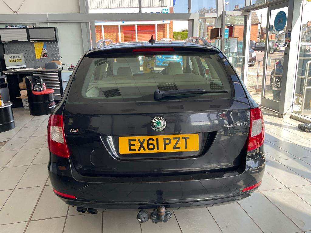 2011 SKODA SUPERB 2011 SKODA SUPERB