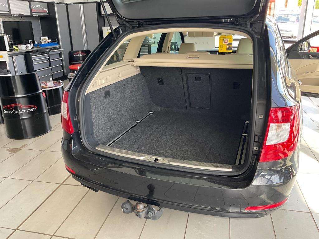 2011 SKODA SUPERB 2011 SKODA SUPERB