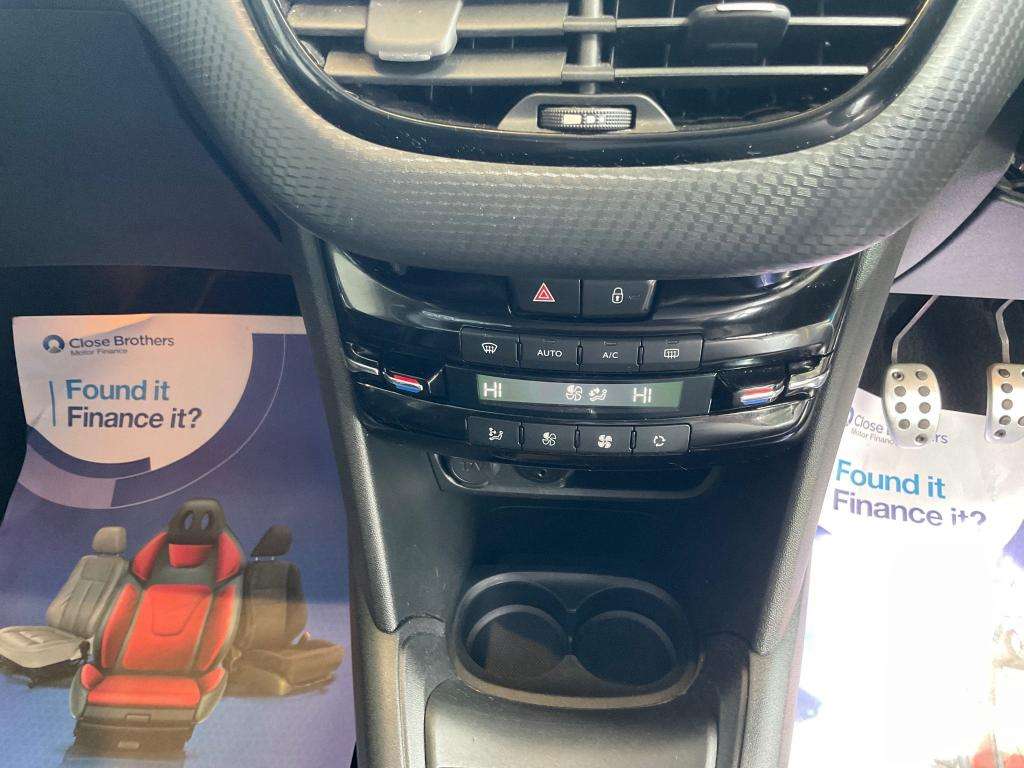 2017 PEUGEOT 208 2017 PEUGEOT 208