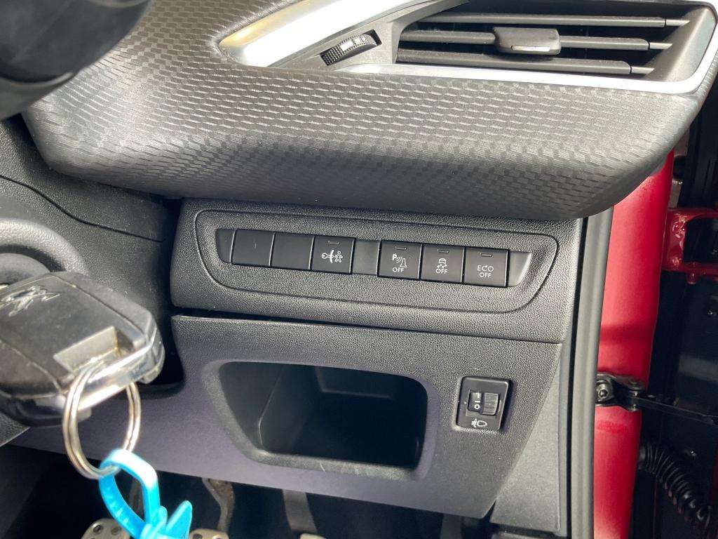 2017 PEUGEOT 208 2017 PEUGEOT 208
