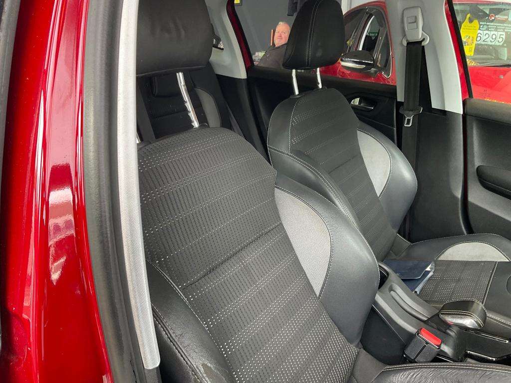 2017 PEUGEOT 2008 2017 PEUGEOT 2008