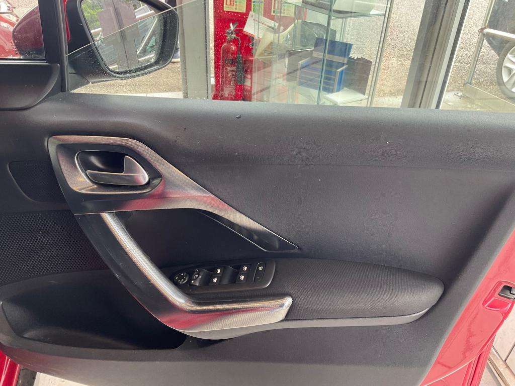 2017 PEUGEOT 2008 2017 PEUGEOT 2008