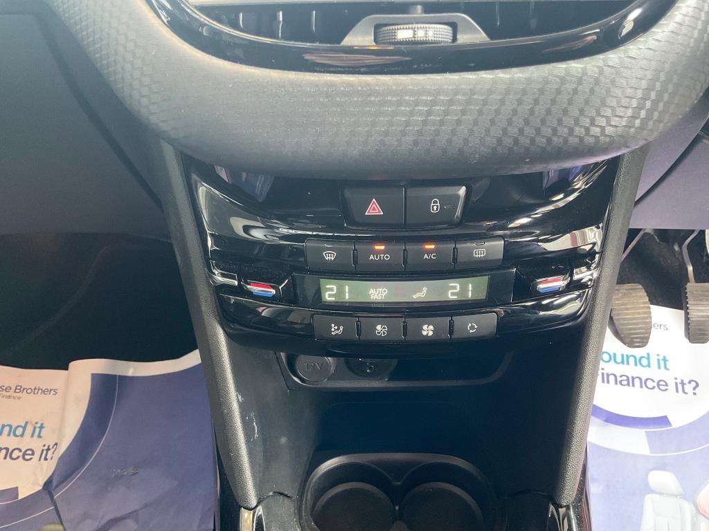 2017 PEUGEOT 2008 2017 PEUGEOT 2008