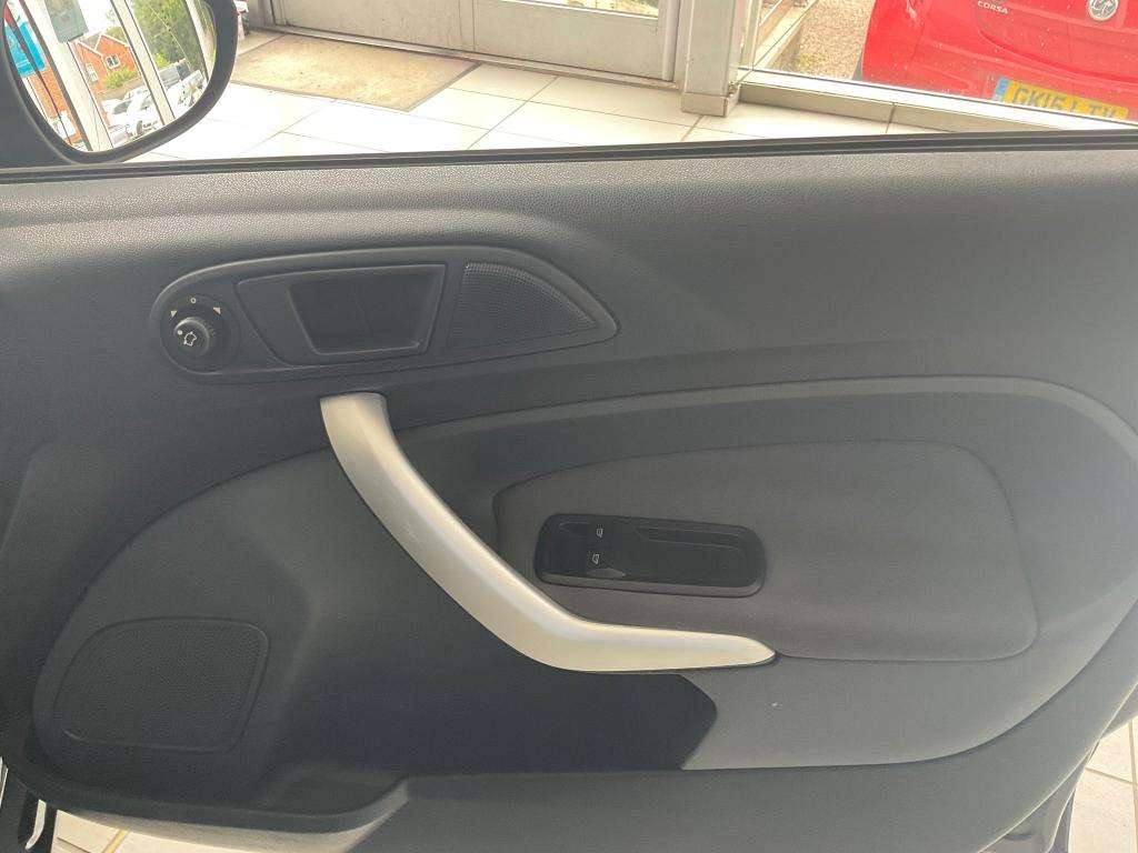 2010 FORD FIESTA 2010 FORD FIESTA