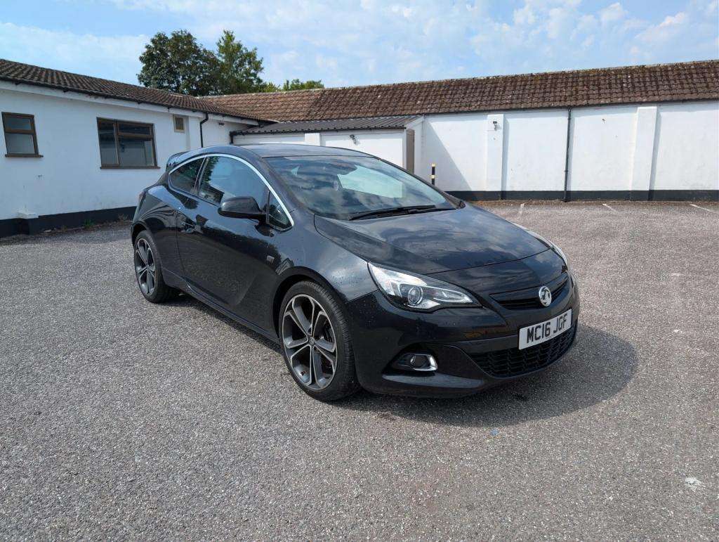 A 2016 VAUXHALL ASTRA GTC LIMITED EDITION S/S A 2016 VAUXHALL ASTRA GTC LIMITED EDITION S/S