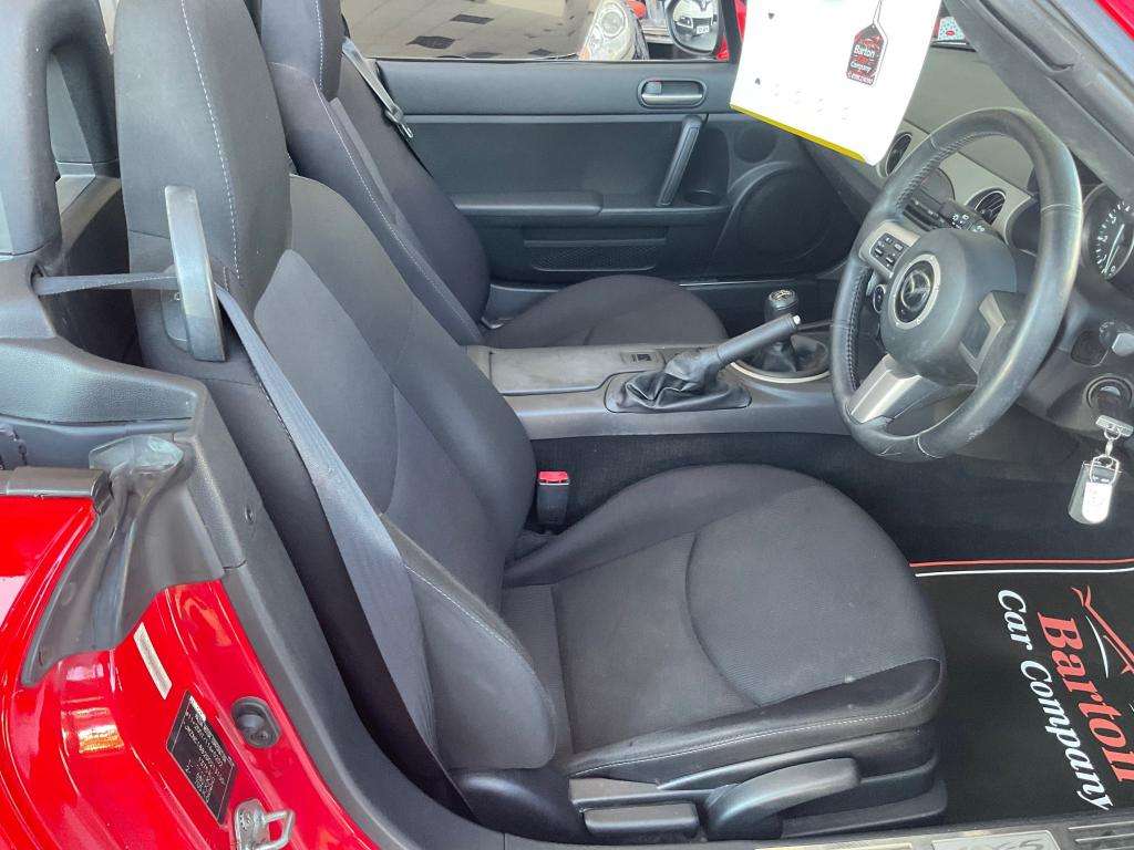 2010 MAZDA MX-5 2010 MAZDA MX-5