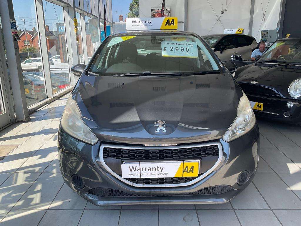 A 2014 PEUGEOT 208 Access+ Hdi A 2014 PEUGEOT 208 Access+ Hdi